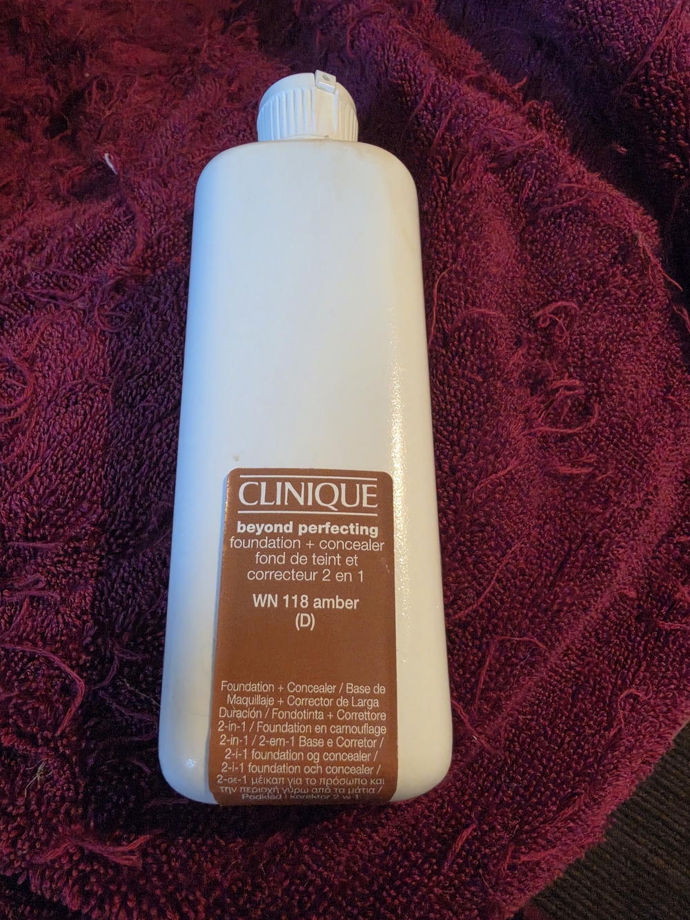 Clinique Beyond Perfecting Foundation + Concealer WN 118 Amber – 6.7oz Bottle